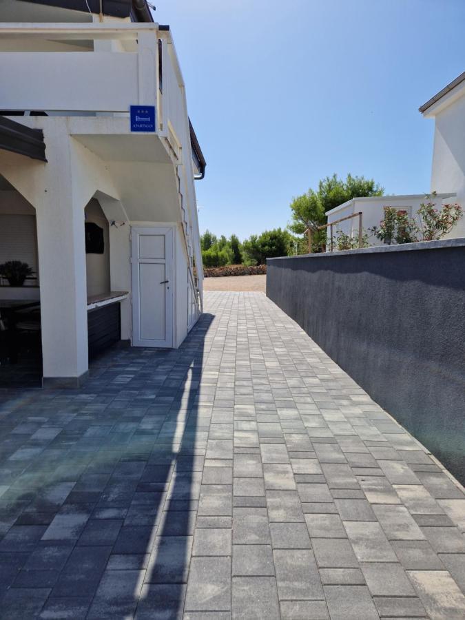 Apartmani Deak Vir Exterior photo